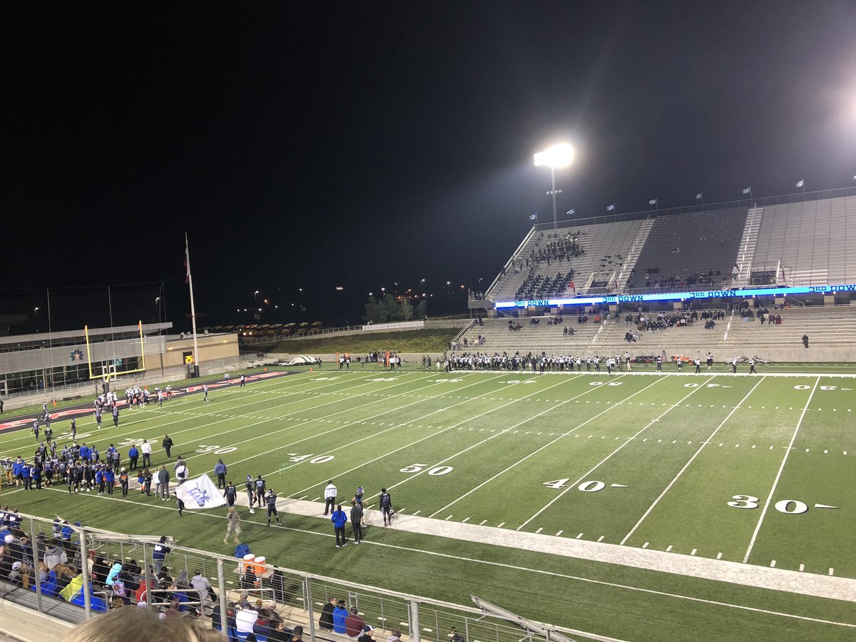 PeytonAwesomism's tweet photo. We’re at the #highschool #football game tonight! #FootballFriday #FridayNight #FridayFeeIing #HSschool #autism #awesomism #ActuallyAutistic 🏈🏈🏈 https://t.co/feR5o8FHbK