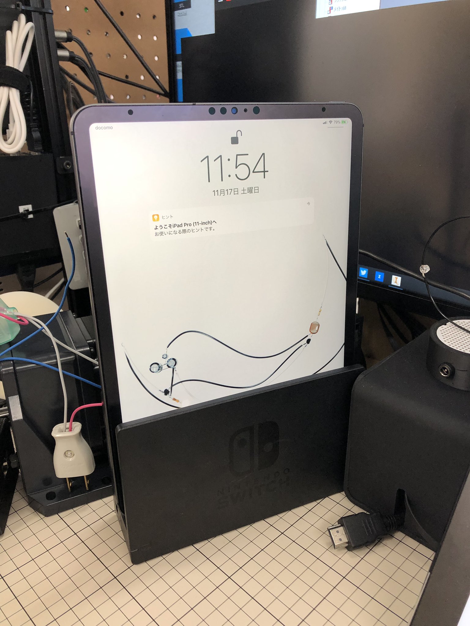日辻 ひつじ まさか と思ったんだけど Ipad Pro11インチがswitchドッグで充電できたし サイズしっくり来すぎてる 映像出力はさすがに無理か 日辻 ひつじ まさか と思ったんだけど Ipad Pro11インチがswitchドッグで充電できたし サイズしっくり来すぎてる 映像出力はさすがに無理か
