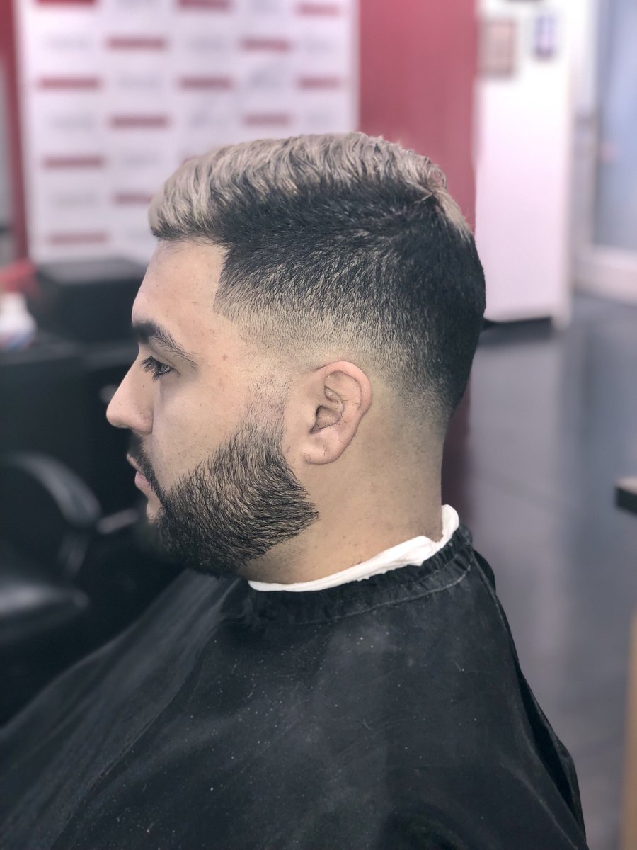 racso_alegria's tweet photo. #stocktonbarber #calibarber #barberstudent #barberworld #menshaircut #kidshaircut #hairstylist #barbershopconnect #cleanfade #baldfade #haircut #clean #dopebarber #barbergang #fresh #clippercut #shearcut #barberlife #wahl #magicclipper https://t.co/fYwXqGxd9Z