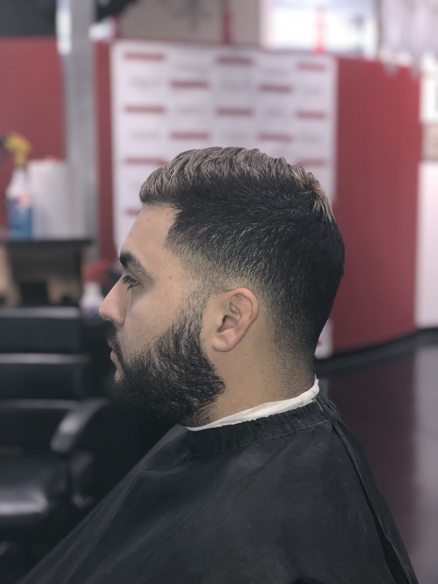 racso_alegria's tweet photo. #stocktonbarber #calibarber #barberstudent #barberworld #menshaircut #kidshaircut #hairstylist #barbershopconnect #cleanfade #baldfade #haircut #clean #dopebarber #barbergang #fresh #clippercut #shearcut #barberlife #wahl #magicclipper https://t.co/fYwXqGxd9Z