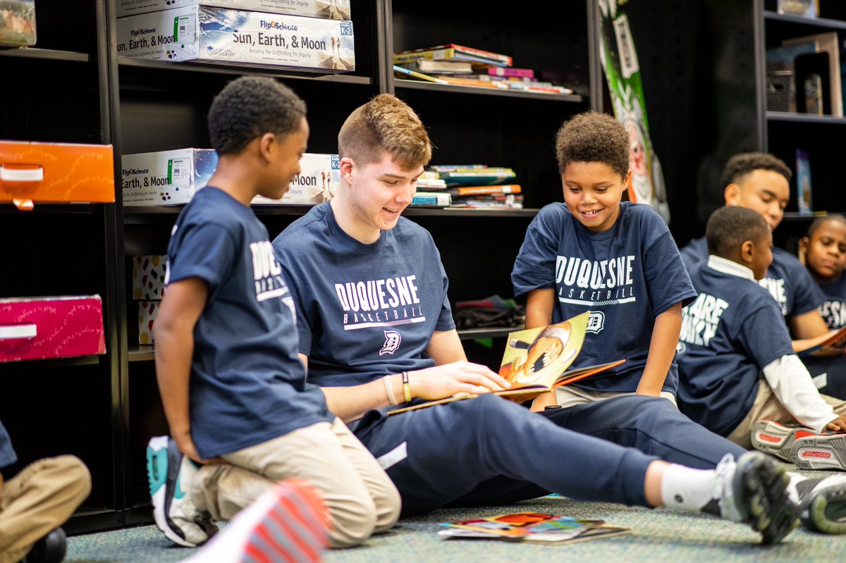 IPROMISESchool's tweet image. Today our Illumination Period featured some very...very tall students 😳 &amp;amp; another Akron legend...@CoachDambrot &amp;amp; @DuqMBB! Thank you for joining us in Book Club &amp;amp; sharing during our #IPROMISE Circle 😊 #WeAreFamily