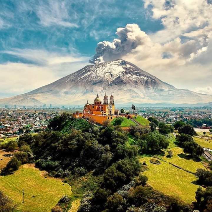 Postales ALUCINANTES 😱😱😱
#México #CholulaPuebla 
#Amazing Visita y disfruta la magia que la naturaleza nos regala 😎
#VisitMexico