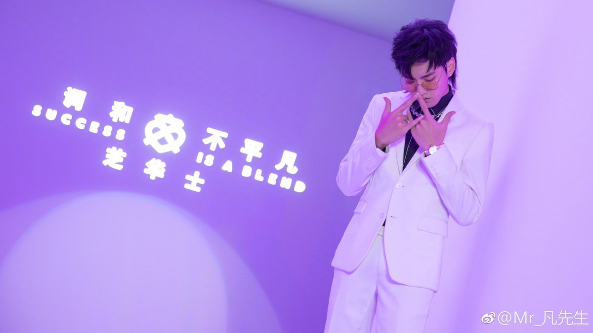 Stevens77482836's tweet photo. @thefader @KrisWu Thanks for sharing this video. It's so meaningful for me.~ https://t.co/AZbzKE1U7o