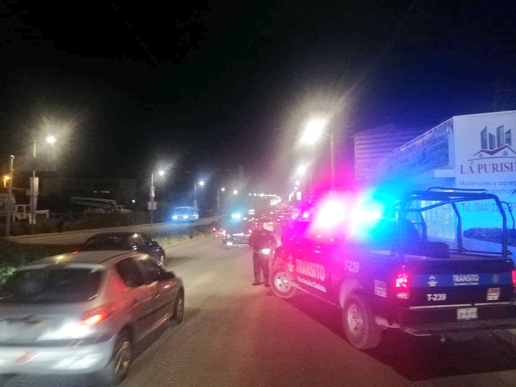 SSPPCSnAndresCH's tweet photo. #Entérate 👉🏻 Con el objetivo de prevenir y evitar asaltos al transporte público, llevamos a cabo el #Operativo #Pasajero #Seguro en la zona del Boulevard las Torres. 

Seguimos trabajando por tu seguridad y la de tu familia.
#ValoresQueHacenGobierno
#SanAndrésCholula
#SSPTM https://t.co/Ql2EiqJFhp