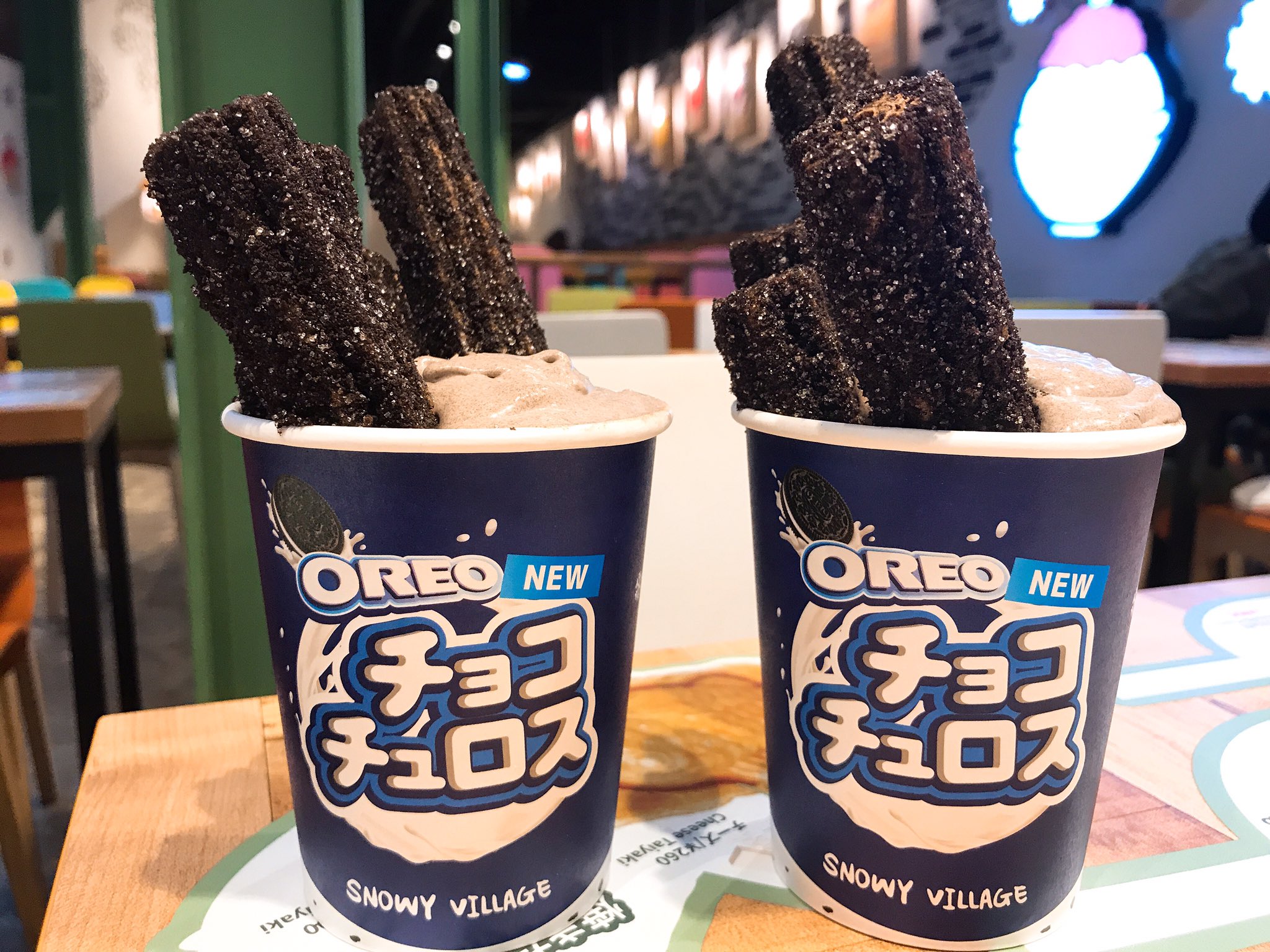 りょうくんグルメ まじでこの世の全てのオレオ好きに教えてあげたいんだが原宿のスノーウィビレッジには全ての人間を虜にする禁断の オレオチョコチュロスがある これがオレオクリームたっぷり超絶美味いからぜひ全国のオレオ好き オレオを愛する者たち