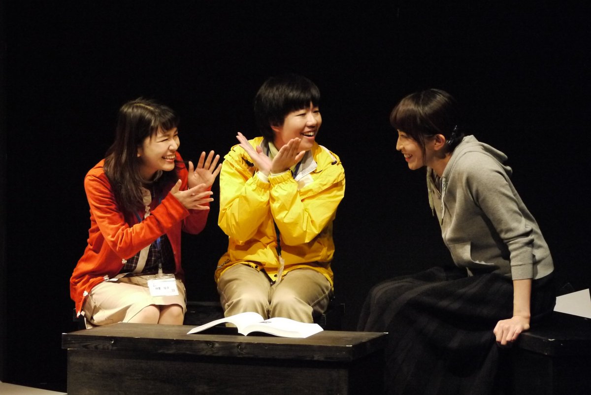 monogatarijsn's tweet photo. 結局「さよなら」をしなきゃいけないなんて。笑うためには、一度地の底まで泣き崩れることが必要だなんて。何度も「さよ���ら」を繰り返す人生。私たちはなんて強いんだろう。
「さよなら」と隣り合わせに生きる私たちに。地の底を知るあなたに。心を込めて。
こゆび侍『さよならはここにいる』
篠原彩 https://t.co/zxwCqLH7QS