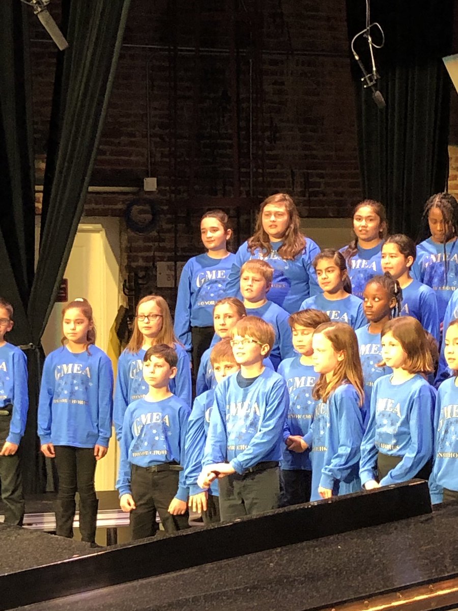 Shout out to the best principal and assistant principal ever!  @MaryAlcornGLES and <a href="/jebarp/">Jeb Arp</a> So thankful for all that they do for our children.  #artsineducation #lifeisbetteratthelakes #floydcountyschools #blessed