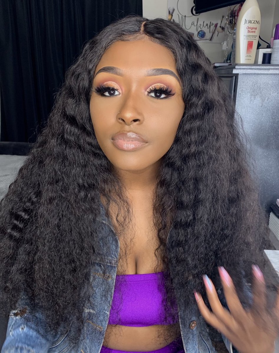 shelbskai's tweet photo. Who you booking with though π #Beatbyshelbs (yes my bestie fine as hell) @AsiaKai_ π€ͺπ€ͺ https://t.co/TjvgBxLyuC
