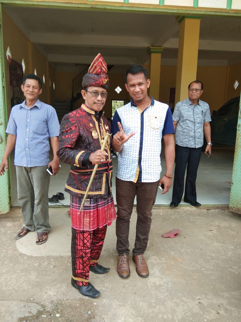 asrun_martin's tweet photo. Bersama raja poleang kab.bombana sultra siap untk @prabowo 
#2019GantiPresiden https://t.co/Xp3Hv4jMy5