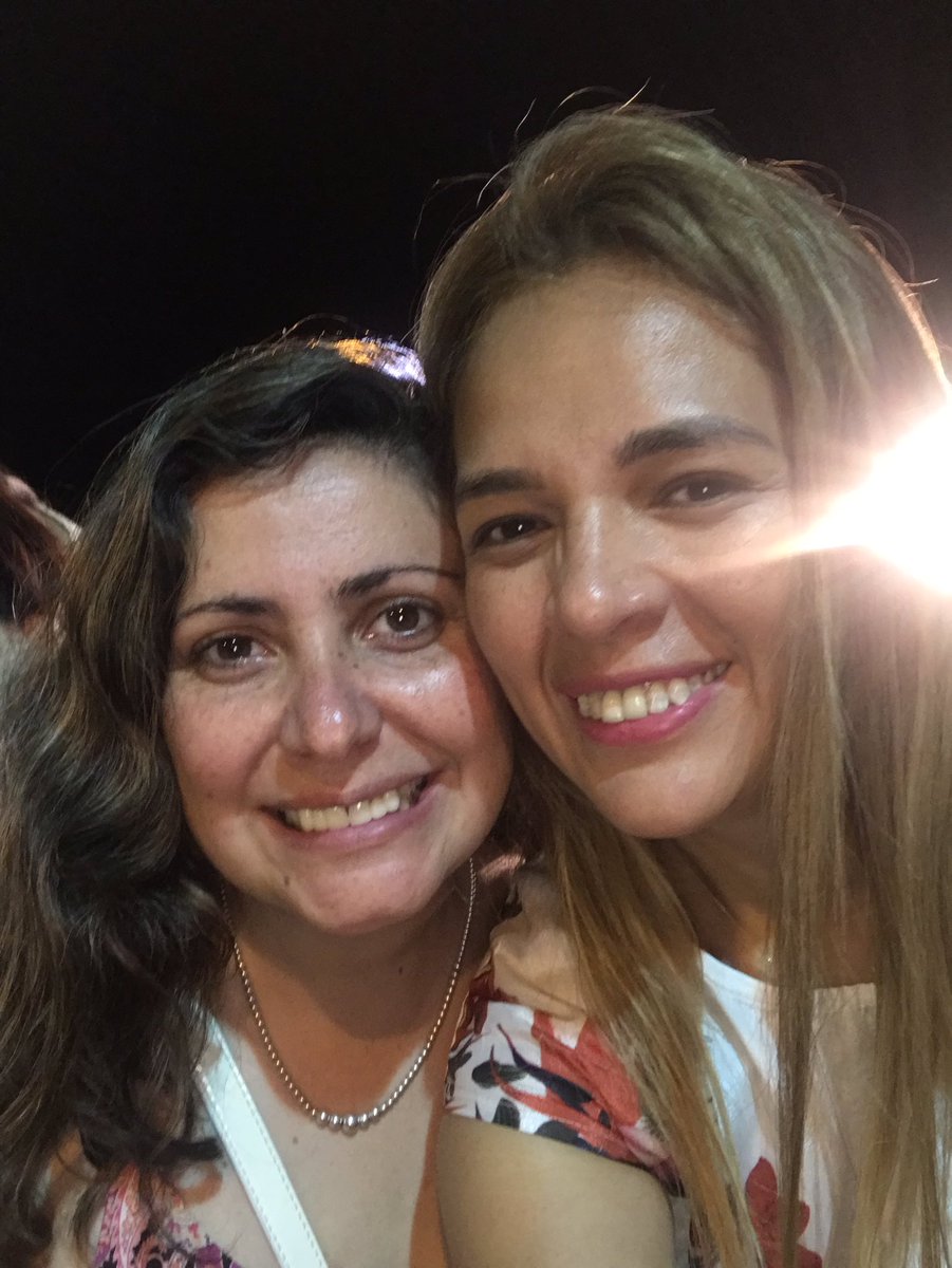 MarcelaOrtegaLR's tweet photo. compartimos con la histórica militancia del Peronismo una noche Inolvidable!!
#DiaDelMilitante
#GeneracionEnMarcha #ElComienzoDeAlgoGrande❤️ #MujeresEnMarcha 👏🏼👏🏼✌🏻✌🏻 https://t.co/NfPu36A44N