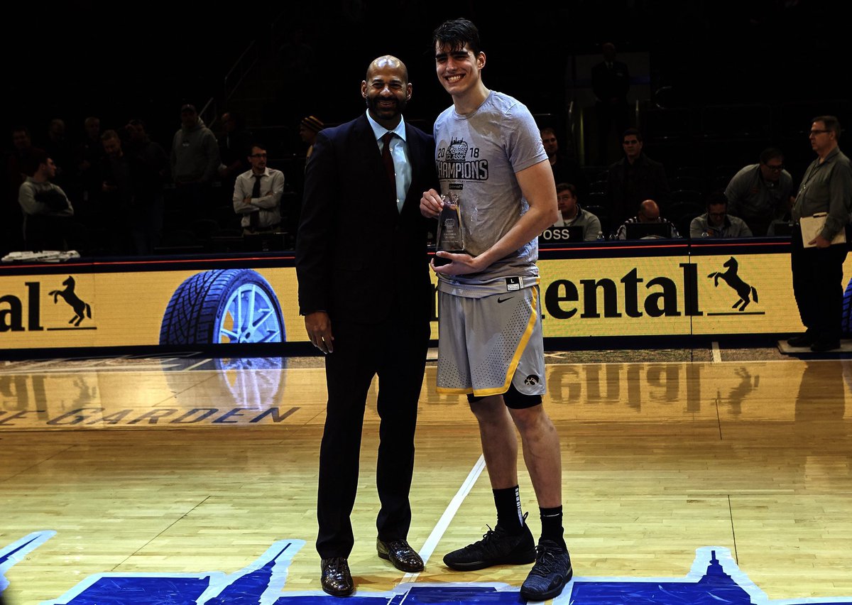ReggieEvans30's tweet photo. Good Job young fella!!!!! #Hawkeyes4Life https://t.co/g5nGkoyVTz