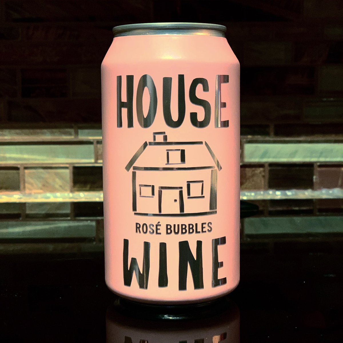 LacedWhiskey's tweet photo. Wine in a can. https://t.co/YEOhT30GqX