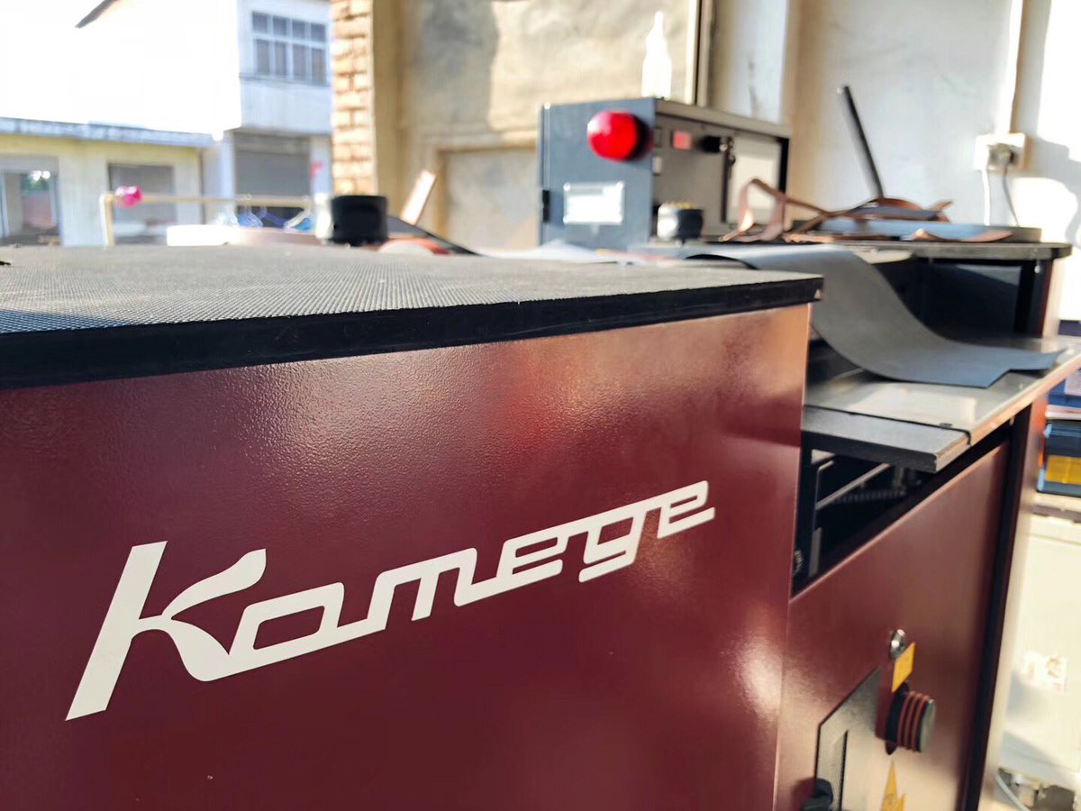 pporridgechow's tweet photo. Your choice is the best supporting of us. Choose us to start our cooperation and we will be your best backup.❤️#kamege #kamegemachine #leathersplittingmachine #leatherspliter #leathergoods #leatherwork #手工皮具 #片皮机 #皮革片皮加工 #leathermachine #手工皮革 #皮革工藝 https://t.co/ZQLeQYTu4r