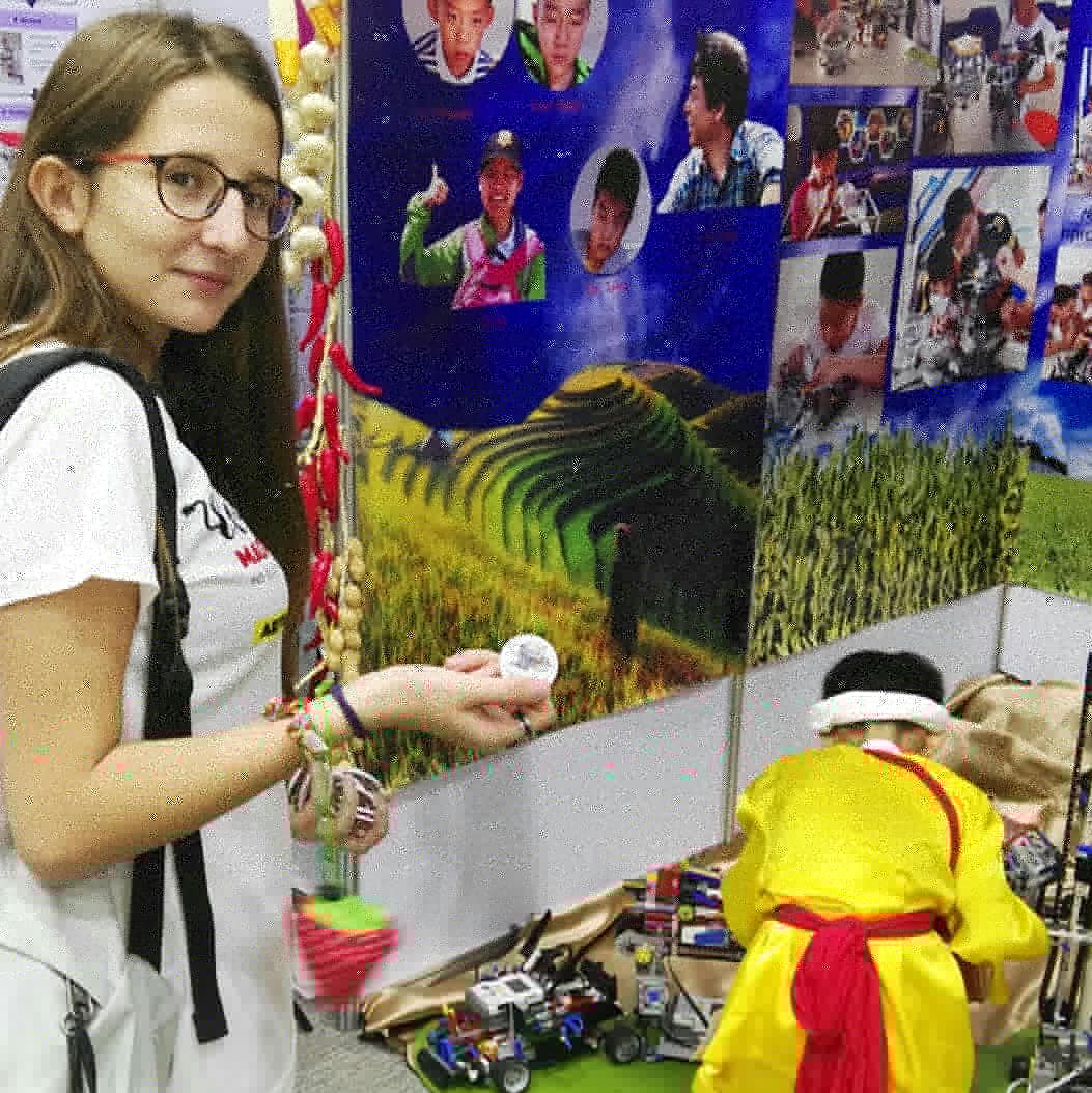 Amb els ulls oberts a nous aprenentatges #projectesbrutals #open #foodmatters #intercanvidexapes #fetesamà <a href="/crpnoguera/">CRP de La Noguera</a> <a href="/elsplanells/">INS Els Planells</a> #worldrobotolympiad #thailand2018 #sumem #elmónésmoltgran #cultures #plenesdecolor #plenesdematisos