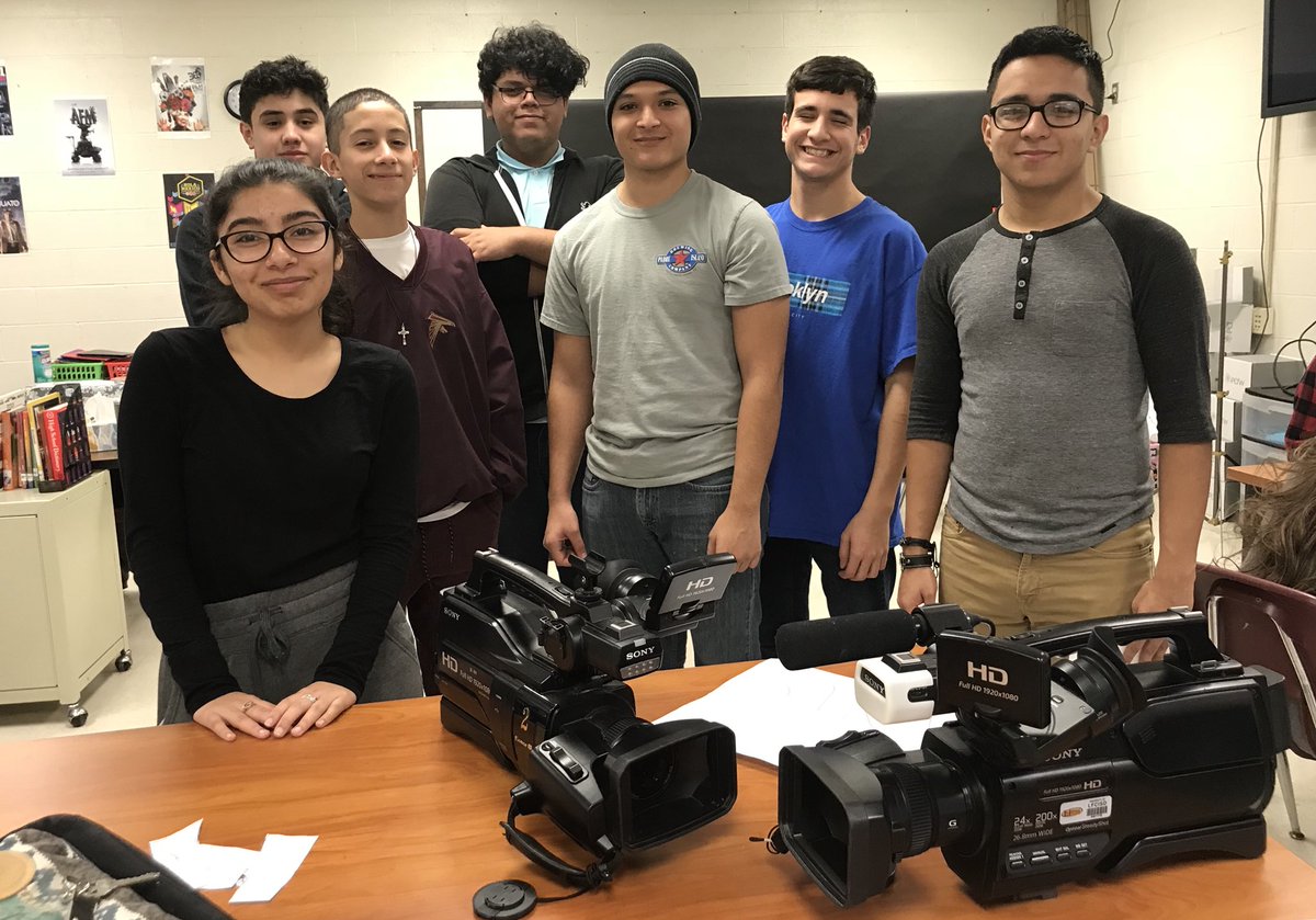 LFMediaPro's tweet image. It was a very productive week at Mrs Torres’ LFHS media tech studio classroom🎬 groups working on their music video filming  #production #cte #lfhs 
This is the principles level course 
Proud of their work!