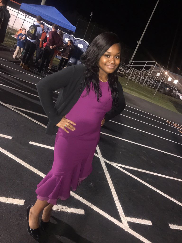 guaapgoddess_'s tweet image. #hoco2k18 🤪