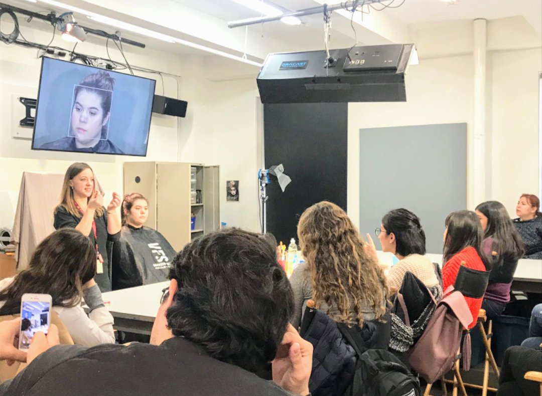 marisoltello's tweet photo. Los alumnos en Vancouver Film School en el Curso de Produccion de Video Musical #AnahuacMayab https://t.co/ZoZpadr3d4