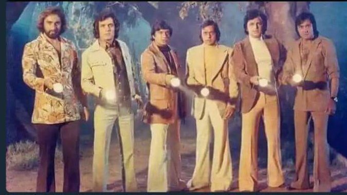 GumnaamParindey's tweet image. @INCIndia party members searching for ways to defend goof ups made by @RahulGandhi during speeches

#PACHATTIS