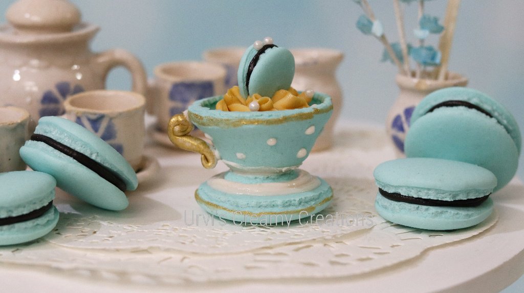 theylens's tweet photo. Wishing all a very happy weekend with these delicate and flavoursome Cups &amp; Saucers shaped Vanilla Caramel Eggless Macarons ! Aren't they too cute to be gobbled up?

#macarons #vanilla  #caramel #desserts  #SaturdayThoughts #SaturdayMorning https://t.co/q803dURNrl