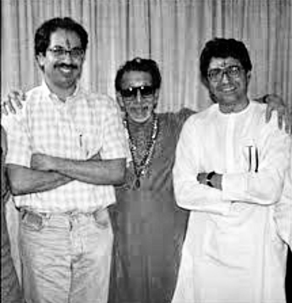 ameetvmehta's tweet photo. हिन्दुहृदय सम्राट "बाळासाहेब ठाकरे" स्मृतिदिन निमित्त भावपूर्ण श्रद्धाजंलि...! https://t.co/GeU4STJFiE