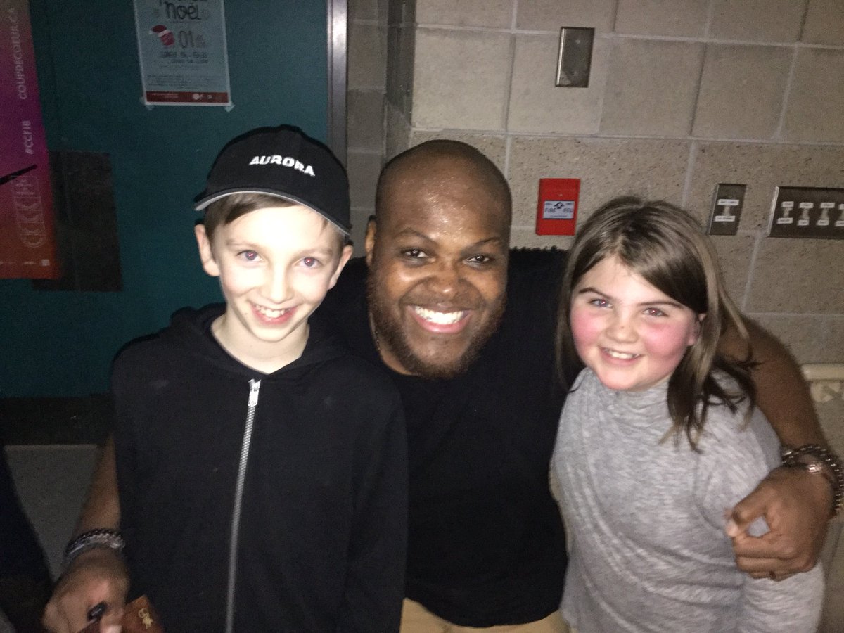Wybo_in_Regina's tweet photo. On vient de rentrer chez nous après un bon spectacle de @YaoMusique et #Mwaramutse (#agatikers)! #concours_ccf_aircanada #ccf18 https://t.co/mIjzGD5qe3