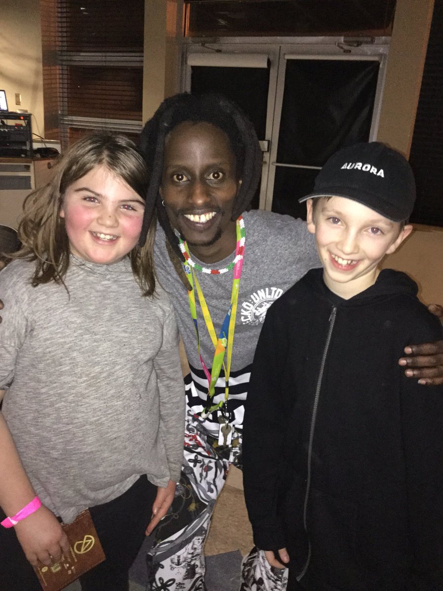 Wybo_in_Regina's tweet photo. On vient de rentrer chez nous après un bon spectacle de @YaoMusique et #Mwaramutse (#agatikers)! #concours_ccf_aircanada #ccf18 https://t.co/mIjzGD5qe3