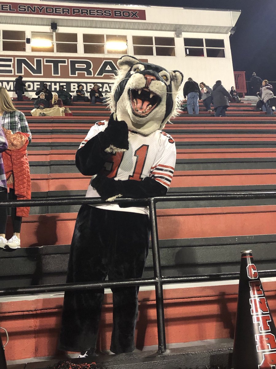 JackieRaley's tweet photo. Donβt you wish you were a Bobcat π» #round4bound https://t.co/p5KAuYPvuN