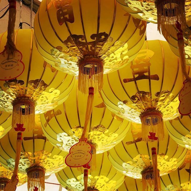 obruch's tweet photo. Chinese lampions at a temple in Bangkok's China Town.
#Thailand #chinatown #chineselampion #chinesetemples #chineseculture #bangkokvisit #thailandtravel #chineselanternfestival https://t.co/0nB8wgLwiR https://t.co/nSuoiUneB9