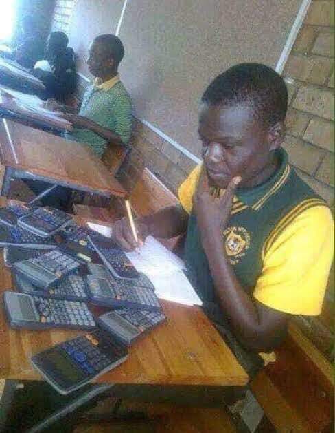 ManojSinghArts's tweet image. बंदा कल से परेशान है ये साला पिचतीस कैसे आता है  😁😁😁😁😁
@RahulGandhi 
#PACHATTIS