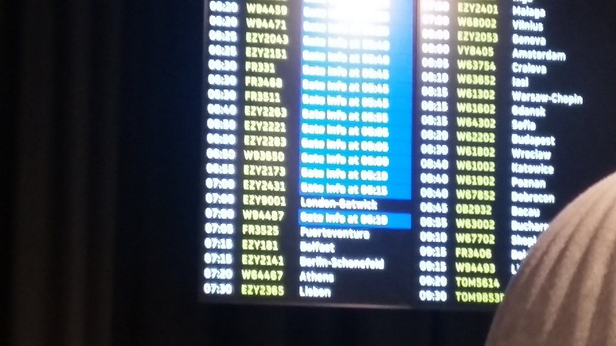 buiceo's tweet photo. Hey @TfL! I am in Luton airport, and I see at 7am there is a flight to Gatwick airport, can I use the oystercard? #zone25 #flyasyougo https://t.co/AeU6FqhBTc