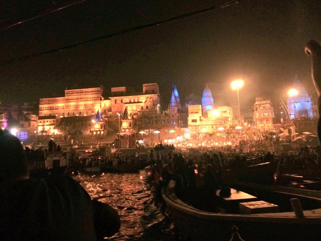 bhu_digital's tweet photo. DAY 2
GANGA AARTI TOUR

@bhu_digital 
#ganges #DigitalIndia #digitalbhu #banaras 
@HPE @intel @Fujitsu_Global @arraynetworks  @ArubaNetworks @CheckPointSW https://t.co/BIKI1Gm4Ly