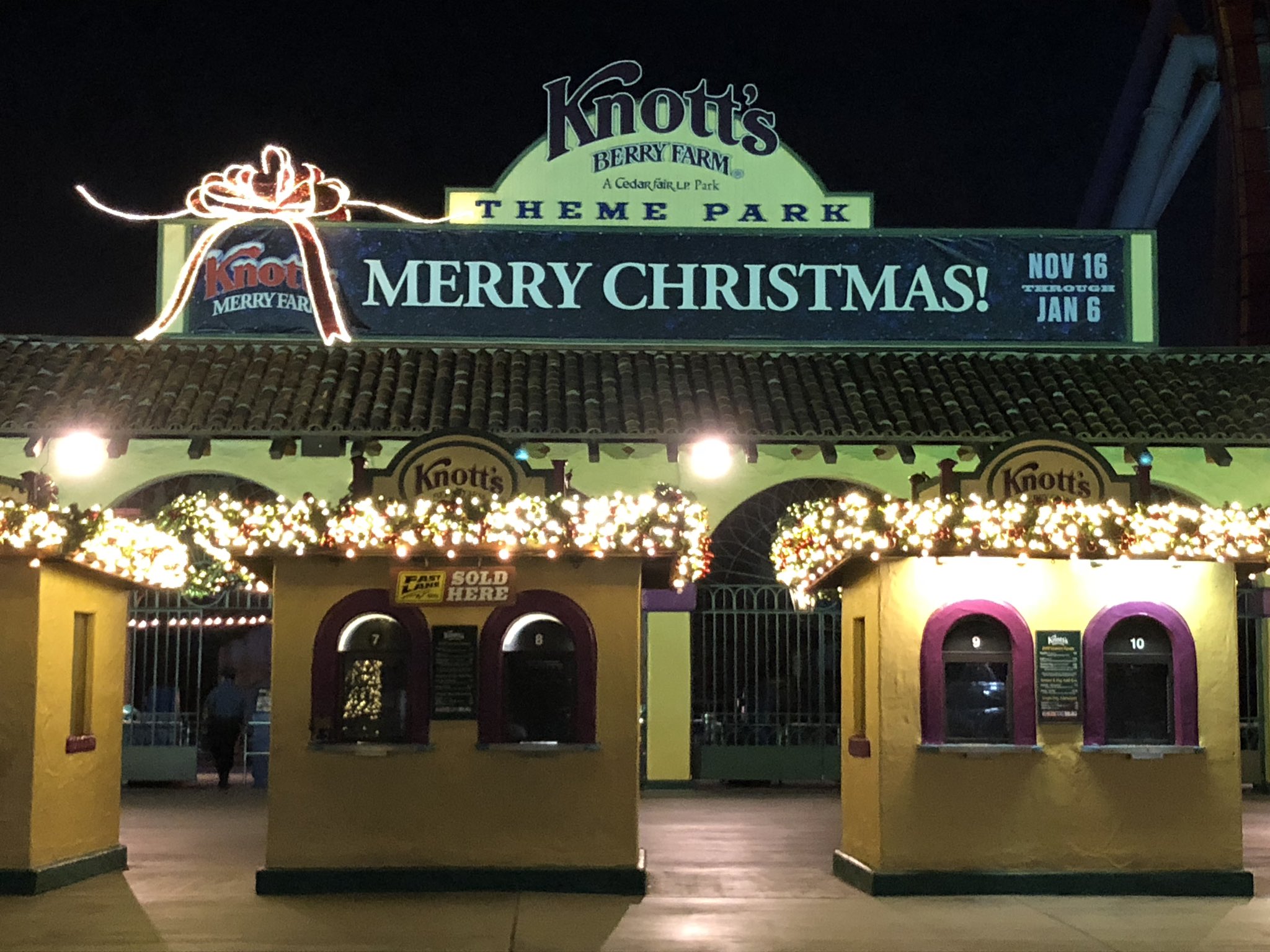 Laughingplace Com On Twitter Goodnight From Knotts Berry Farm The Merryfarm Christmas Season Event Gets Better Every Year Just Like Knott S In General Highly Recommended Video Coming Soon Https T Co Jshz3iv8n3