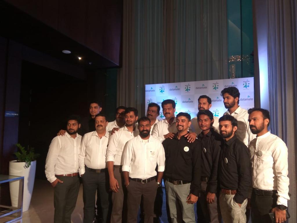 thaliyathrejin's tweet photo. And that was an amazing night...
#datamate25 #silverjubilee #proud #togather #crownplaza #mediware #hotsoft
@Datamate1993 https://t.co/WlF46q6nrO