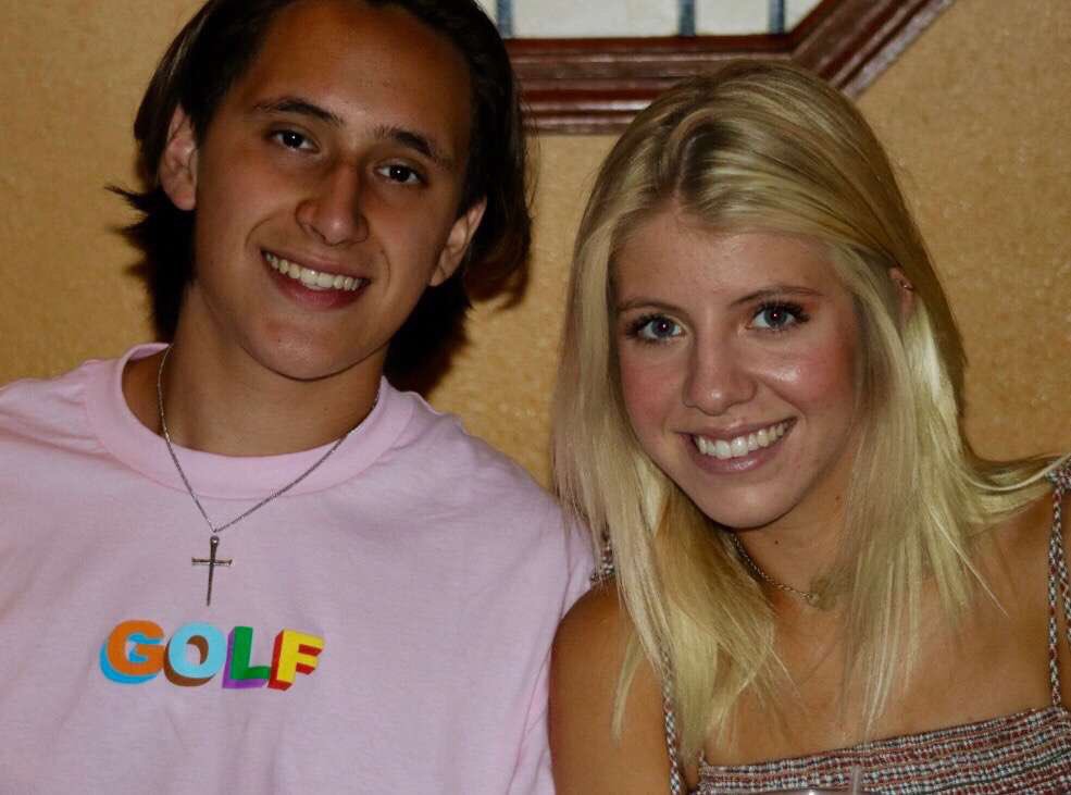 cambrycomstockk's tweet photo. wishing the happiest of birthdays to my best friend!! thank you for all that you do, you’re such a blessing to me🎁💞 https://t.co/DM7TBormtl
