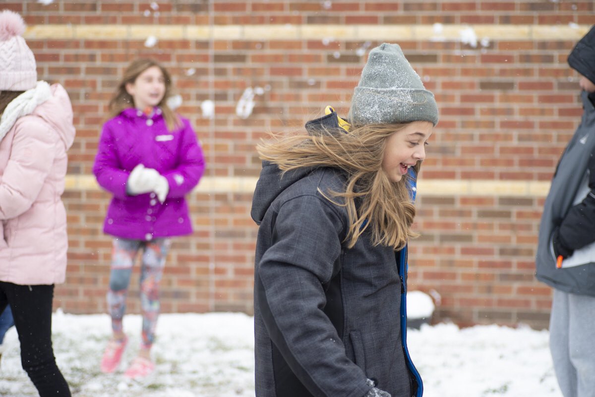 bethgsxr's tweet photo. From fun in the snow to fun in the sun in less than a week! #5thgrade #WeAreAndover https://t.co/2OVivOed6Y