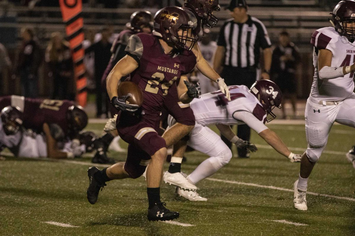 ConroeSports's tweet photo. FOOTBALL: Magnolia West pulls away from Sherman for bi-district win https://t.co/lzo5IIsE85 https://t.co/EQDSLkt8Y1