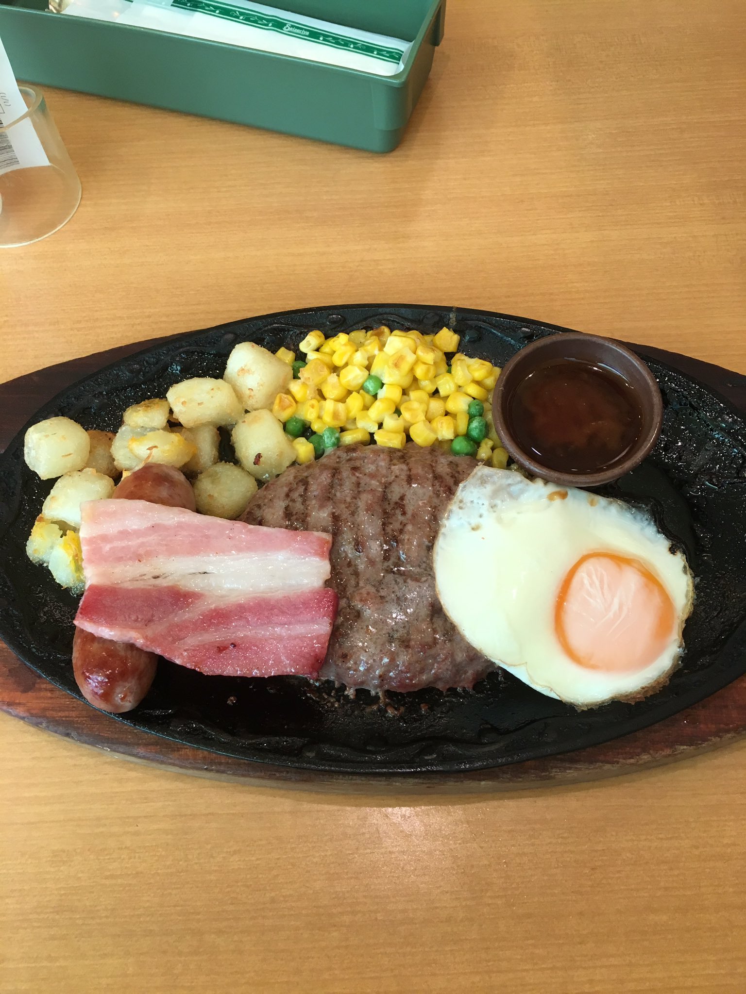 ノブユキ サイゼリヤ ミックスグリル