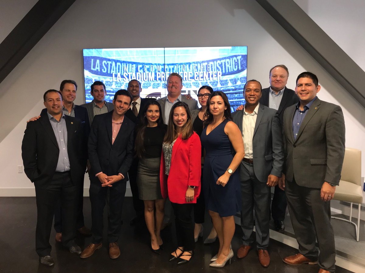 What a fantastic night of spectacular panelists! #EmergingLeaders are extremely grateful for Keith Cox, Patrick Drouillard and Efrain Inzunza 's knowledge-filled gathering. #leadership #socal