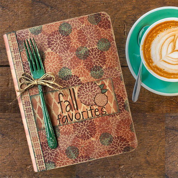 clearsnap's tweet photo. A #diyrecipebook is such a cute way to store your favorite #fallrecipes - Fun project by @tami_sanders 🍁🎃🍂
#fallfoodies #fallisintheair #fallprojects #fallpapercrafts #fallcrafts #diyfall #falldiy #falldecorations #papersbff #craftersbff #colo… https://t.co/7j28JqXchX https://t.co/GrXBkBu1ST