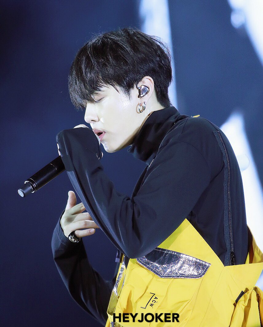181117 대만 용섭 콘서트 💜
#하이라이트 #용준형 #YONGJUNHYUNG #소나기 #GOODBYE20 #잘지내줘 #하이라이트_잘지내줘