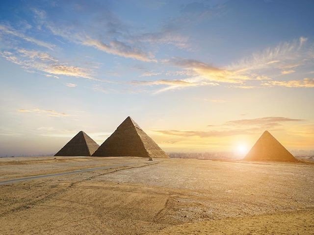 ComicKenNumber0's tweet photo. Reposting @another_look_of_the_world:
Pyramids in Egypt 🇪🇬 https://t.co/RTXg8pbEaw