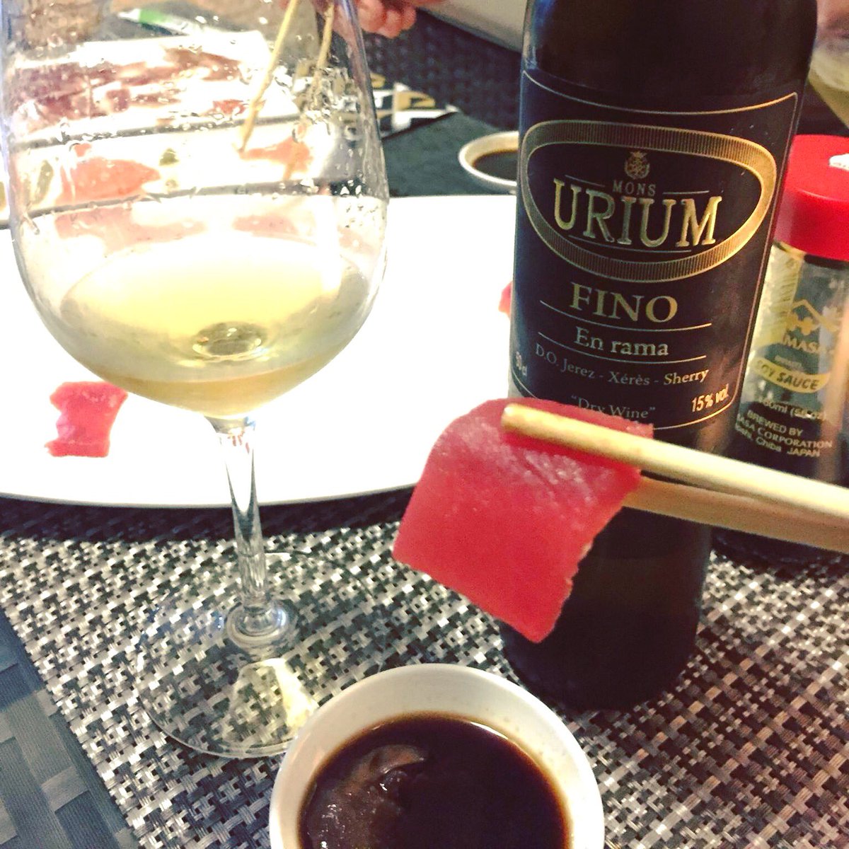 RocioUrium's tweet photo. Tuna Sashimi➕Fino en Rama = 💣💥
Nos llega desde Israel esta Foto de Sergio Bertholet
#boom #sashimi #japo #finoenrama #vinodejerez #sherrywine #sherrylover #uriumoment #urium #bodegasurium #maridaje #foodpairing #vino #Wine #sherrylover #sherrywine #vinosdejerez https://t.co/WLXk1MYoIU
