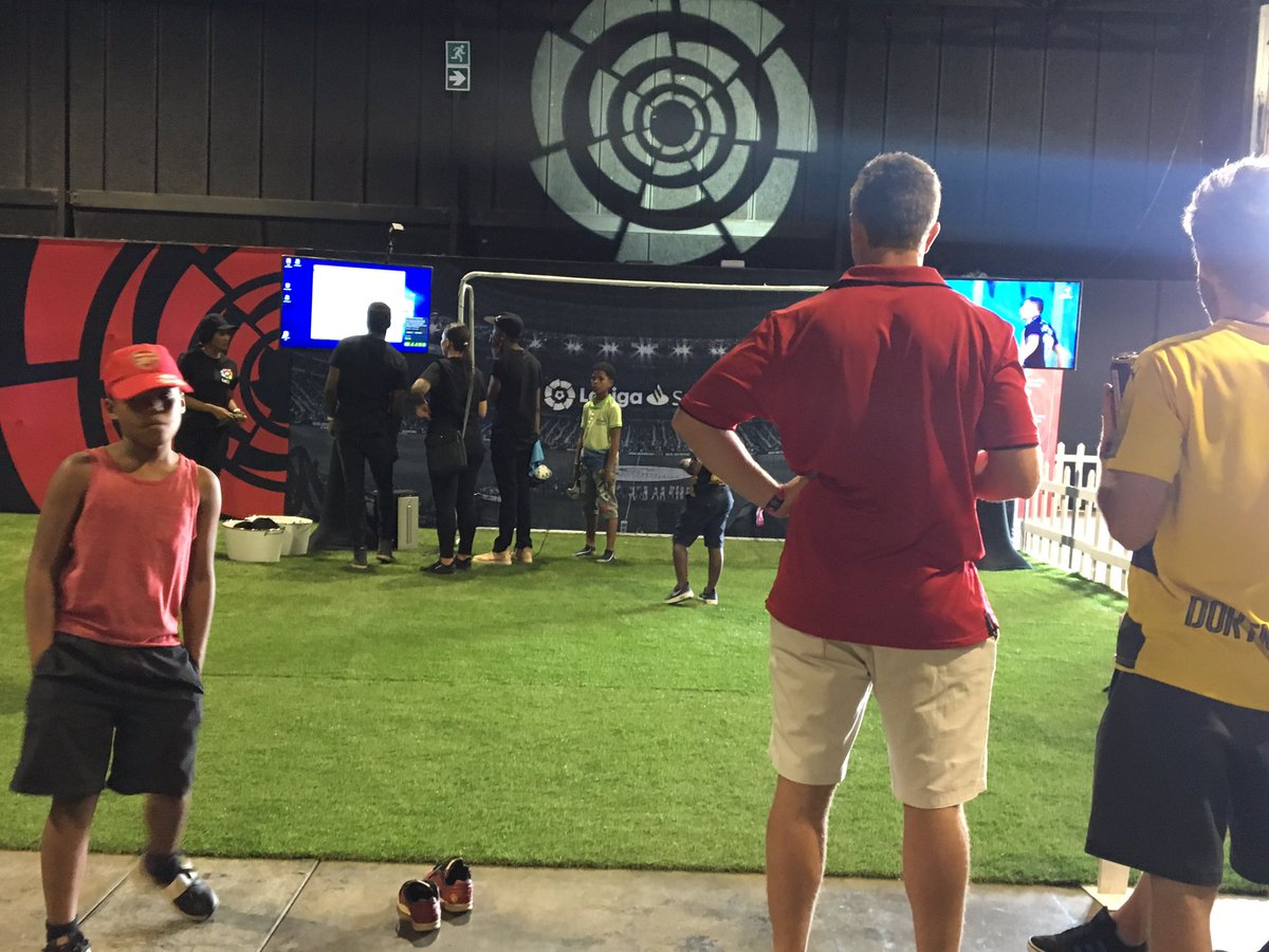 BET_Africa's tweet photo. Best believe that the FIFA 19 tournament is a hot spot !! ๐
๐ฎ
#WAFF2018 https://t.co/o4mMWEgNZN
