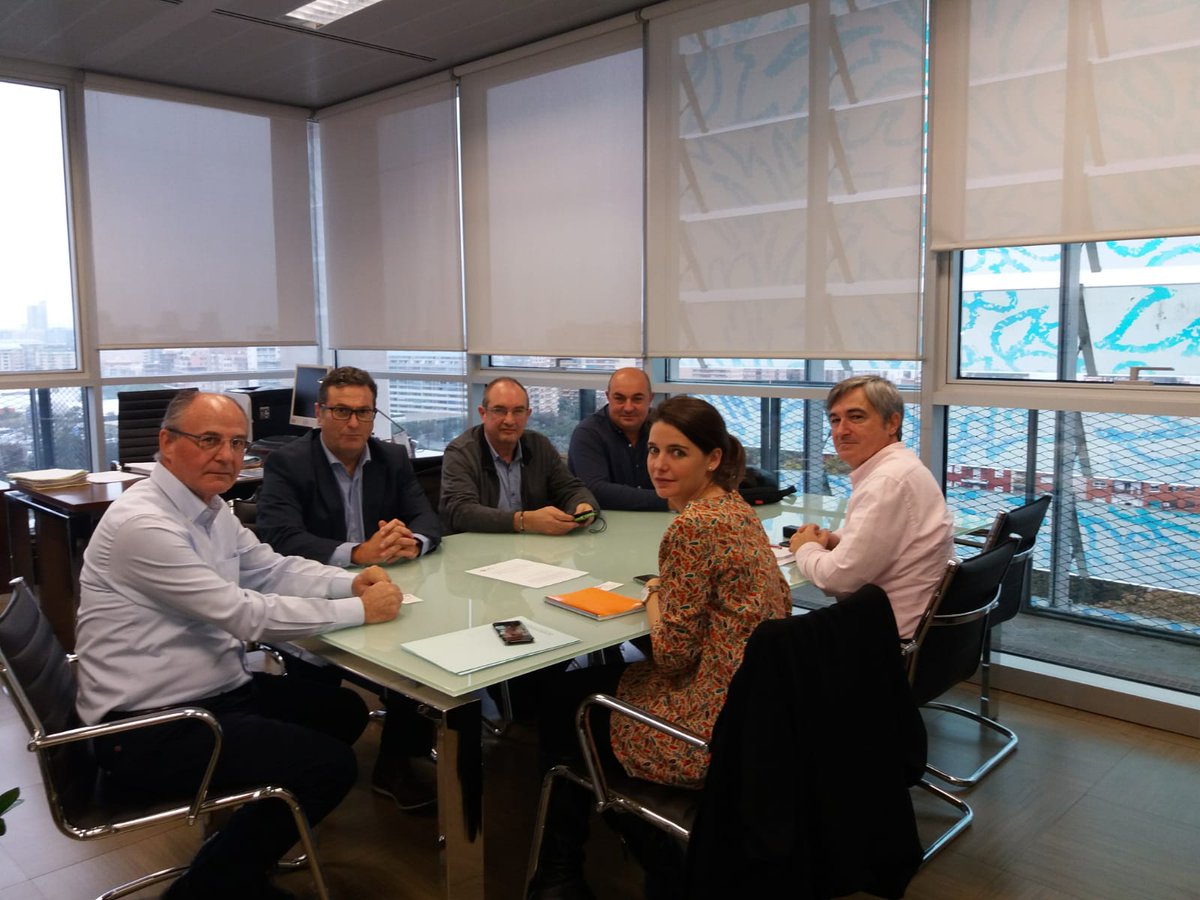 UGTAbertis's tweet photo. @FeSMC_UGT / @UGTAbertis traslada a la Direcció General de Transports @GVAhabitatge la situación de los trabajadores de la AP7 #aumar - https://t.co/iQjpxs3qy2 https://t.co/IPwJkbM40z