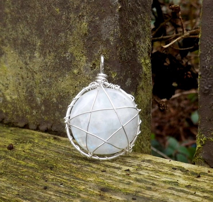 CharismaCrystal's tweet photo. A spiritual moonstone penticle pendant
https://t.co/aR9ORzrUPM
#moonstones #moonstonejewelry #moonstonejewellery #penticale #penticalpendant #paganjewelry #paganism #pagan #wiccan #witchcraft #witchgifts #whitewitch #witch #spells #etsy #etsysellers #fivepointedstar #pentagram https://t.co/jRek6OuPEi