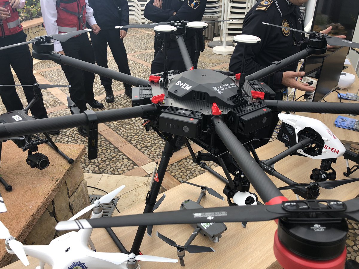 Congreso_ICV's tweet photo. Exhibición de DRONES de las Policías Locales de #Benidorm @POLICIALOCAL, Vall d’Uixó y la #AVSRE @GVA112
#SeguridadLocal2018 
#SeguretatLocal2018 https://t.co/58x7jPSRW6