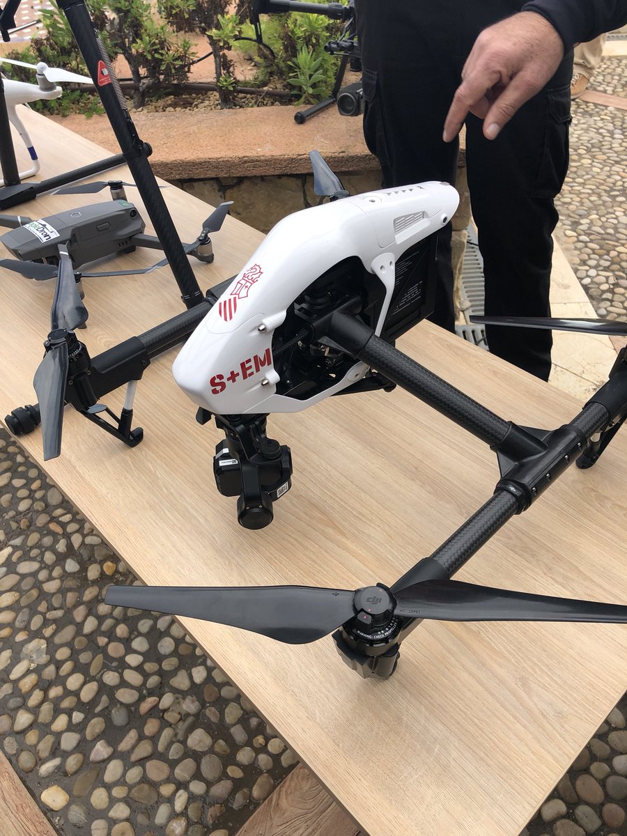 Congreso_ICV's tweet photo. Exhibición de DRONES de las Policías Locales de #Benidorm @POLICIALOCAL, Vall d’Uixó y la #AVSRE @GVA112
#SeguridadLocal2018 
#SeguretatLocal2018 https://t.co/58x7jPSRW6