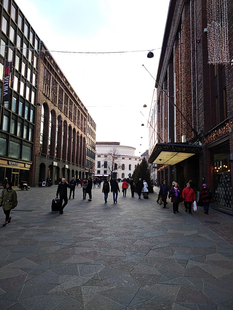 BjorkbackaHannu's tweet photo. @Dimmu141 #Tsadi #SinäOletAurinko #Helsinki https://t.co/OOprOyBHpP