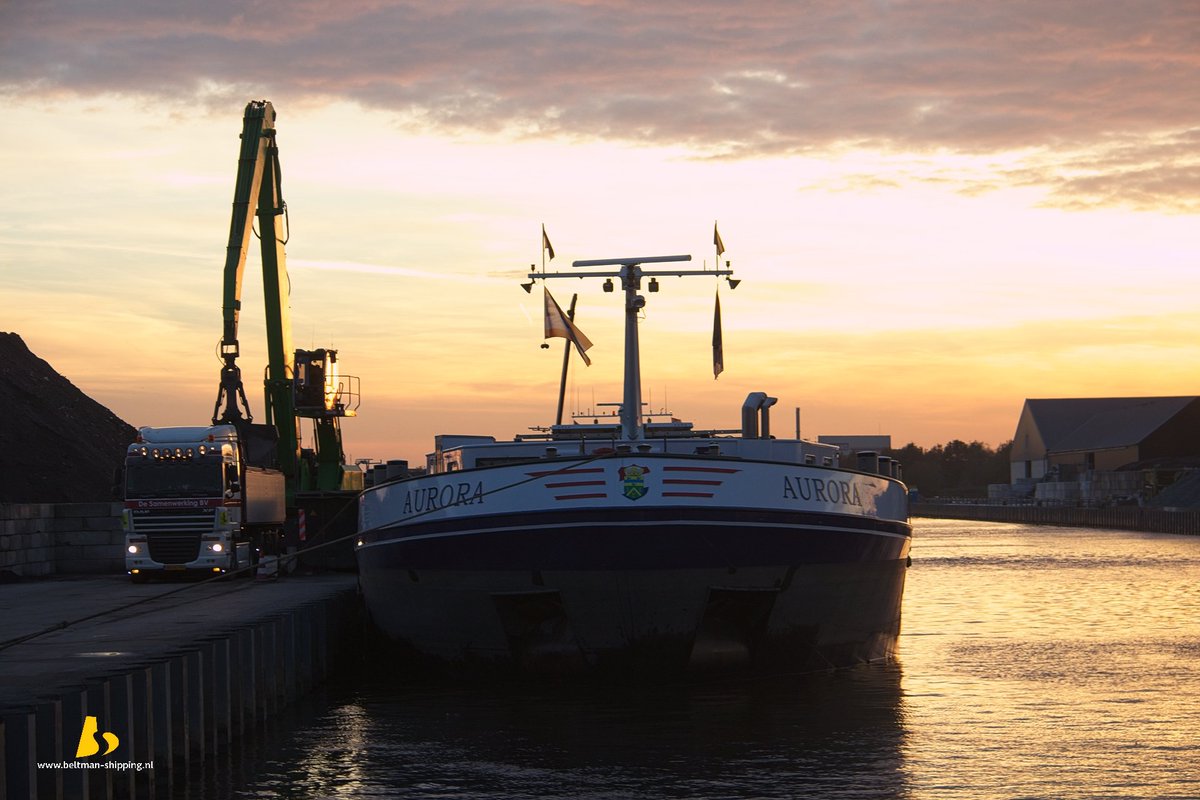 Aurora in de Sethehaven bij Op- en Overslag Meppel #portofzwollle #meppelaanzee instagram.com/bartbeltman/