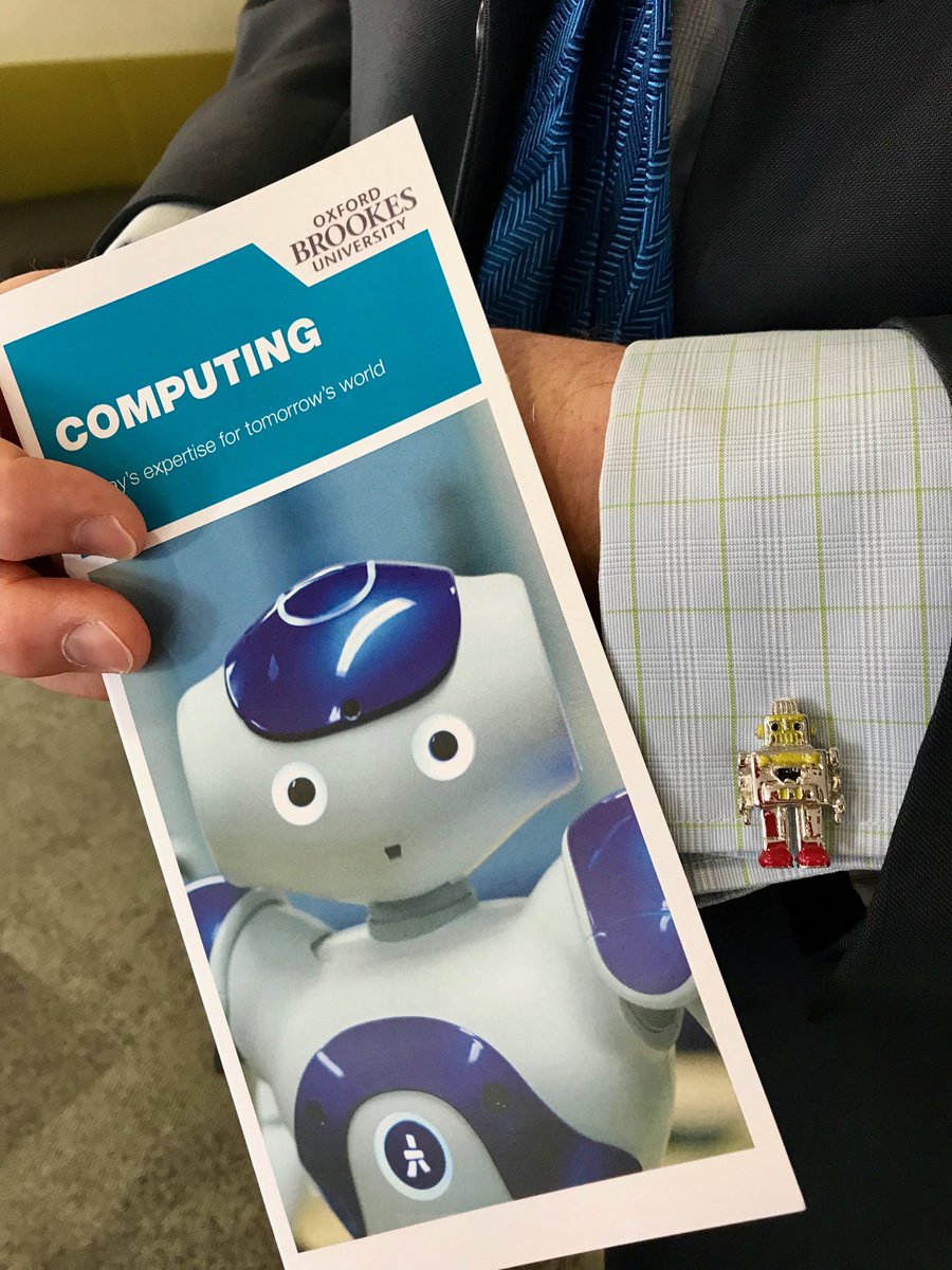 GeorginaDalton's tweet image. Our staff are very enthusiastic about their subjects #robotcufflinks #conputing #OxfordBrookes #HelloBrookes #OpenDay
